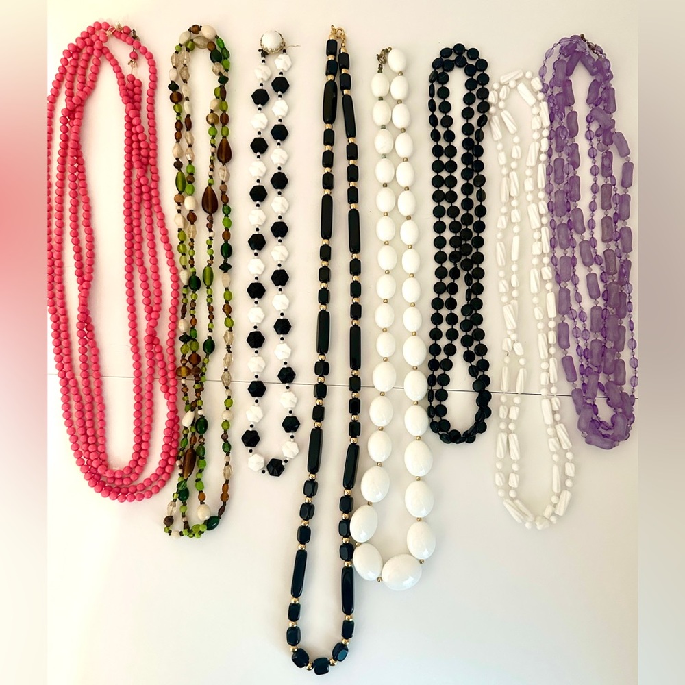 Lot 8 Vintage Beaded Necklaces